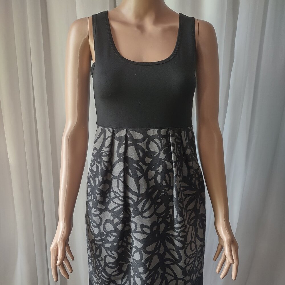 DKNY black sleeveless dress with grey scribbled flowers on skirt. size 0